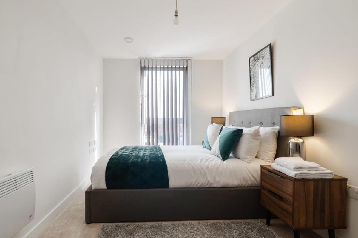 Beautiful 2 Bed Apartment In A Converted Mill Лидс Экстерьер фото